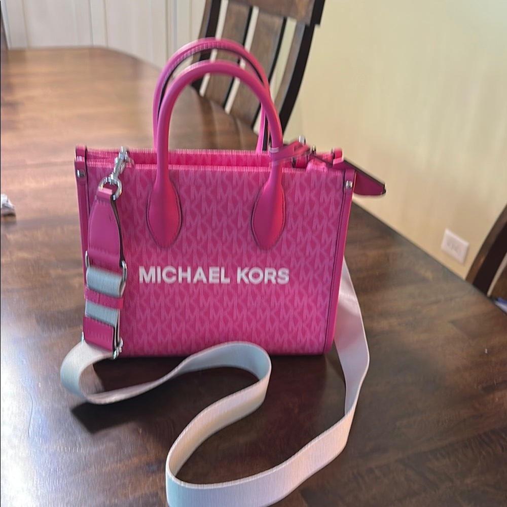 Michael Kors Pink Satchel with Signature Monogram and Metallic Accents NWT - Picture 4 of 6